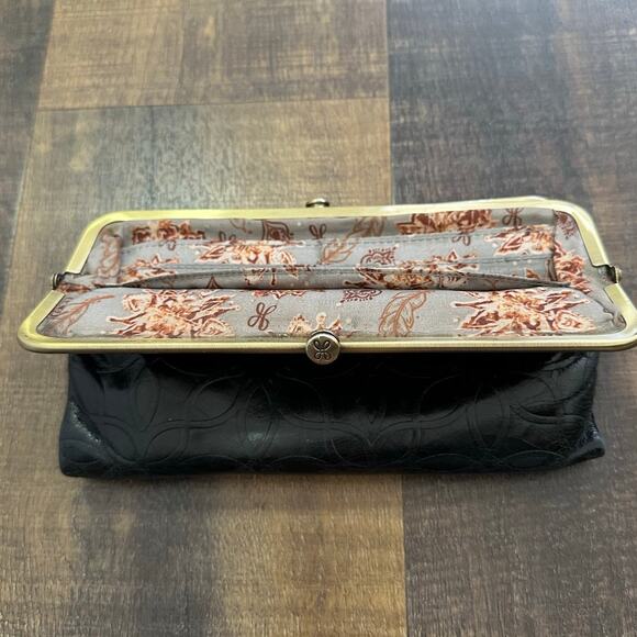 Hobo Lauren Black Emboss Clutch Leather Wallet - Picture 5 of 8